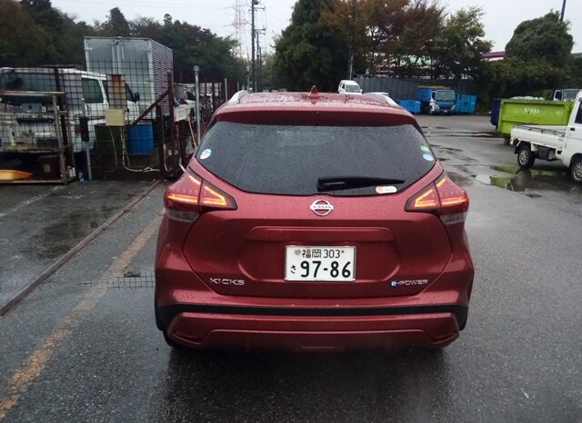
								NISSAN KICKS full									