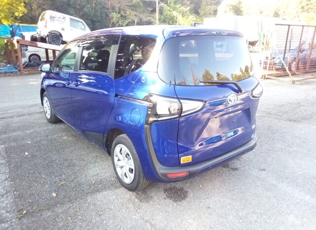 
								TOYOTA SIENTA full									