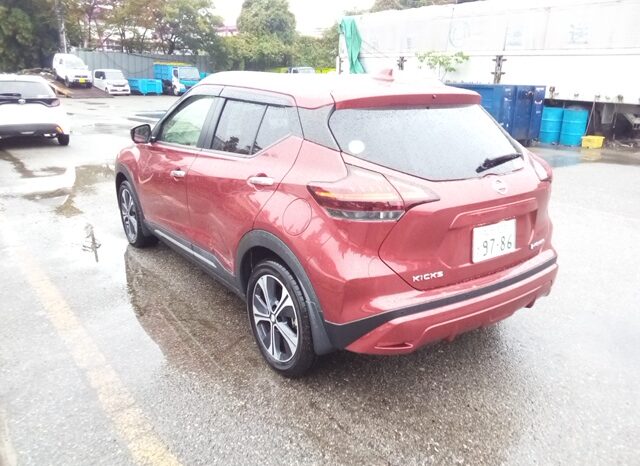 
								NISSAN KICKS full									