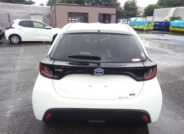 
								TOYOTA YARIS X HYBRID full									