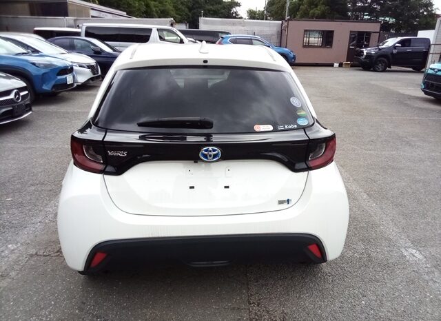 
								TOYOTA YARIS X HYBRID full									