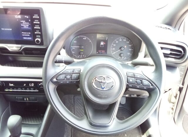 
								PA 1643 TOYOTA YARIS X HYBRID full									