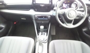 
									TOYOTA YARIS G HYBRID full								