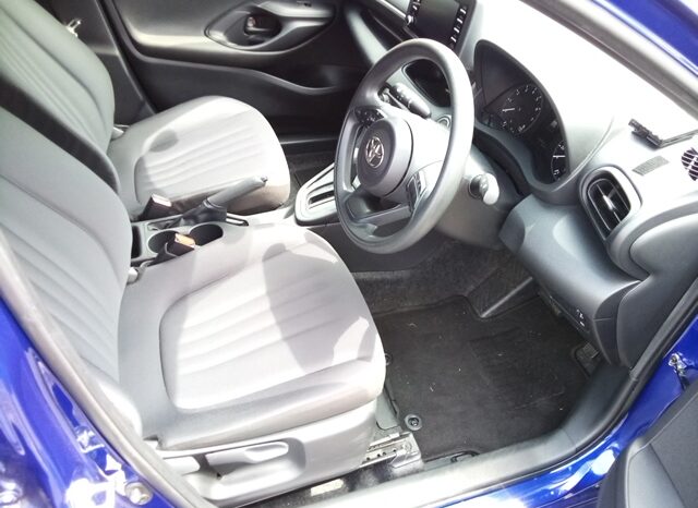 
								TOYOTA YARIS X PETROL full									
