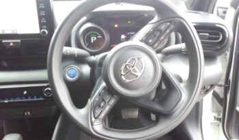 
									TOYOTA YARIS G HYBRID full								