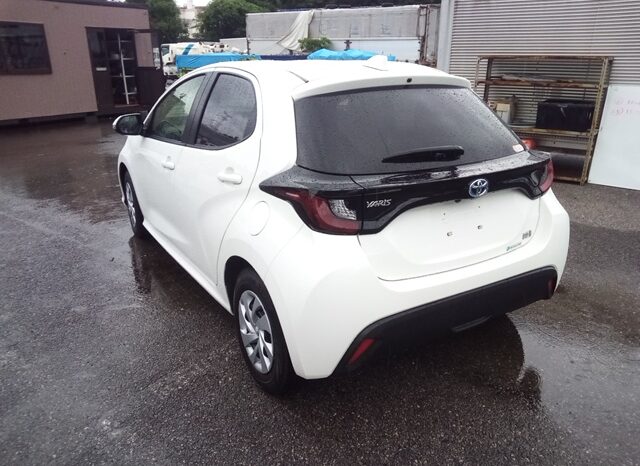 
								TOYOTA YARIS X HYBRID full									