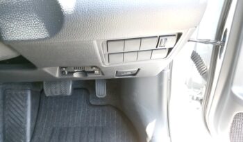 
									TOYOTA YARIS X HYBRID full								