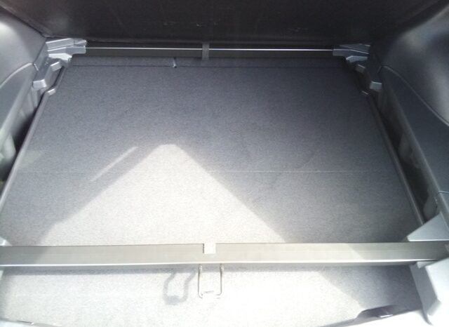 
								TOYOTA COROLLA CROSS Z HYBRID full									