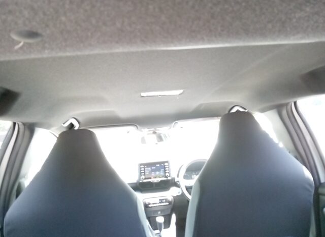 
								TOYOTA YARIS X HYBRID full									