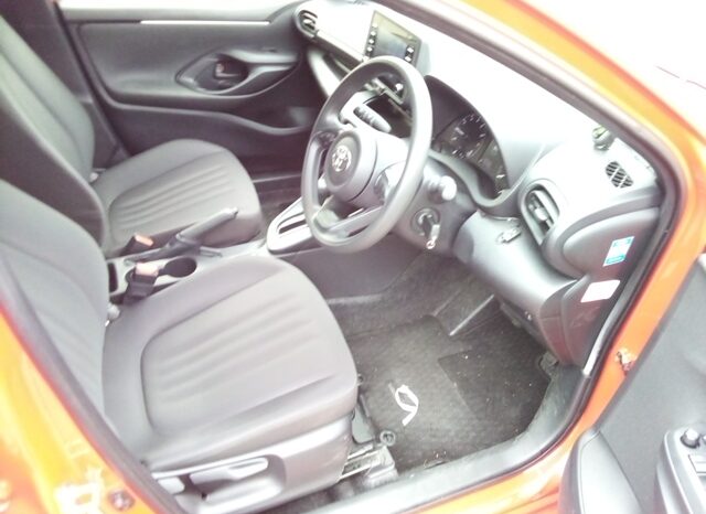 
								TOYOTA YARIS B PACK full									