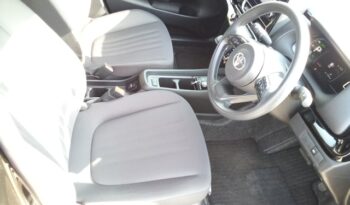 
									TOYOTA AQUA X HYBRID 2023 full								