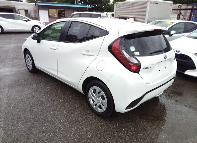 
								TOYOTA AQUA X 2022 full									
