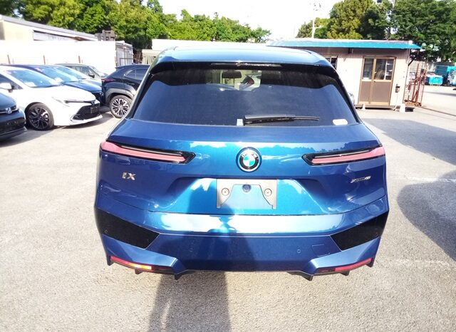 
								BMW iX xDRIVE 40 SPORT P 2022 full									