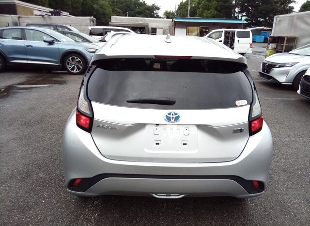 
								Toyota Aqua X 2022 full									