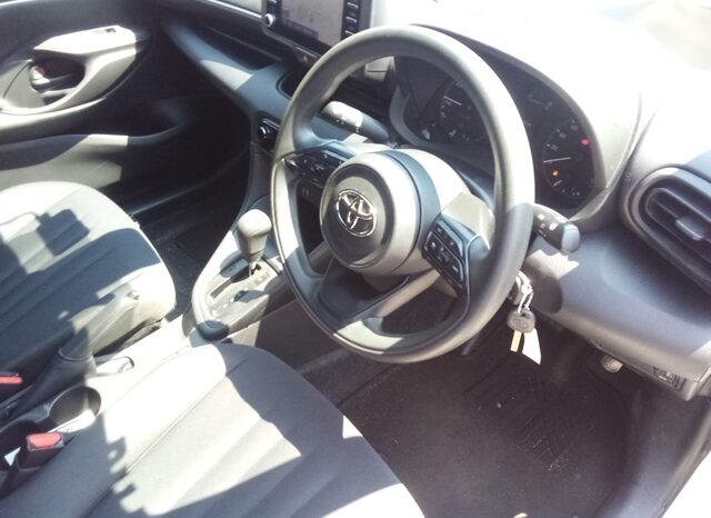 
								TOYOTA YARIS X HYBRID 2022 full									