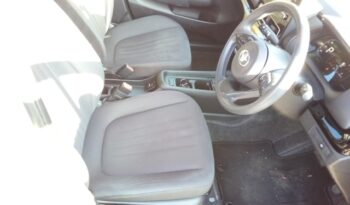 
									Toyota Yaris HYBRID X 2022 full								